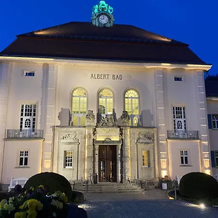 Fewo Roland Ranft Direkt Am Kurpark Barrierearm 60Qm Bad Elster Exterior foto