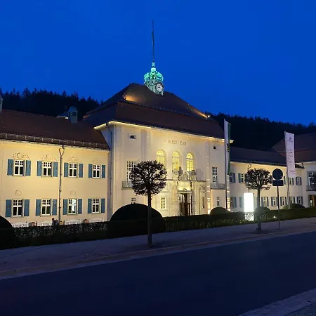Fewo Roland Ranft Direkt Am Kurpark Barrierearm 60Qm Bad Elster Exterior foto
